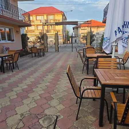 La Camuflaj 2 Mai